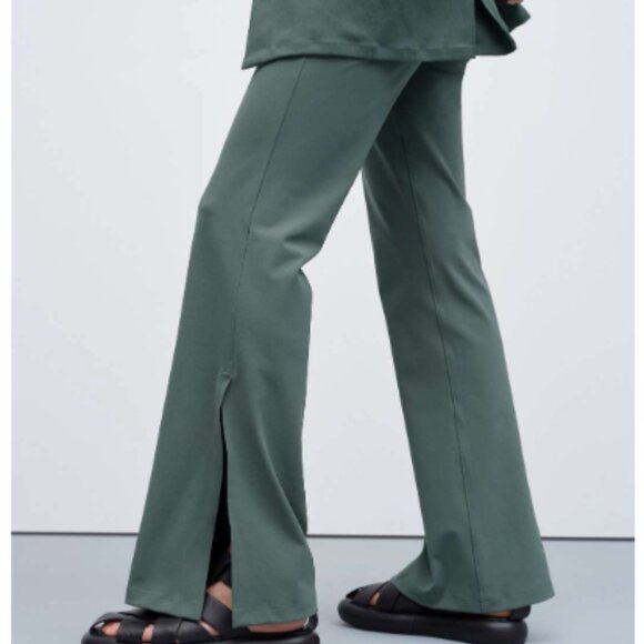 Lululemon High-Rise Flared Pant – Dark Forest – Size 4 - Picture 3 of 12